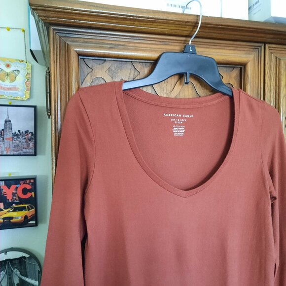 AMERICAN EAGLE Soft & Sexy Plush Long Sleeve Sweater Top - Brown, Size XS - Picture 4 of 16